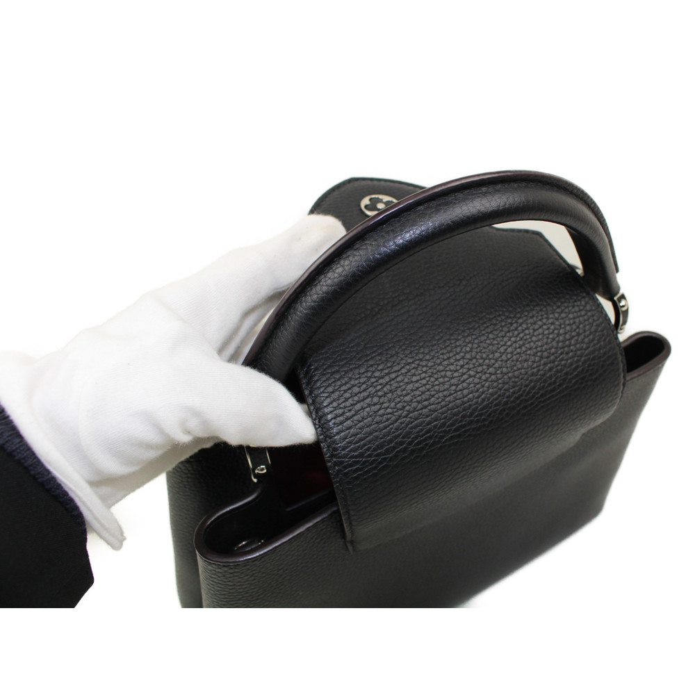 Louis Vitton Capucines PM Noir Handbag - Picture 7 of 12